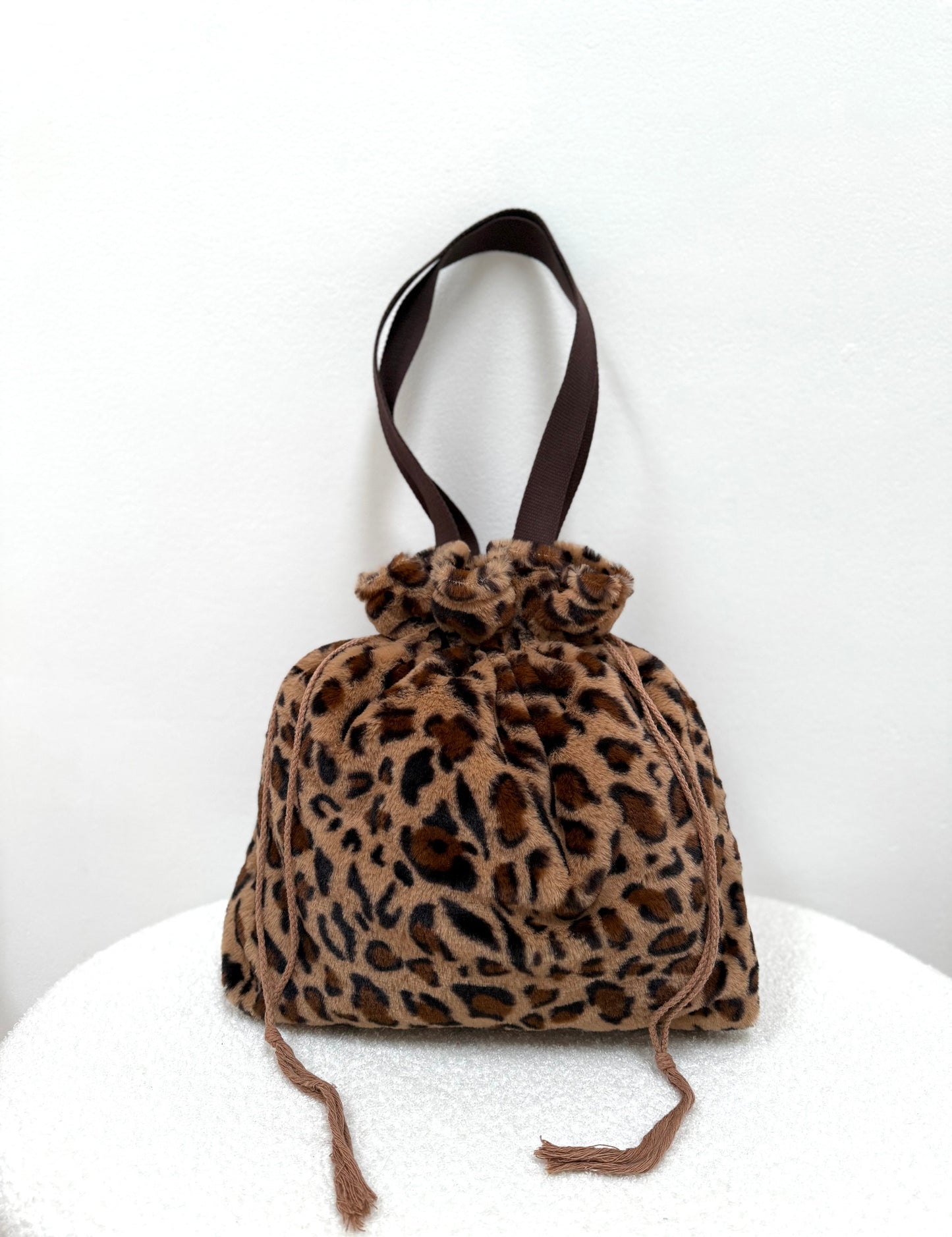 Shopper Leo