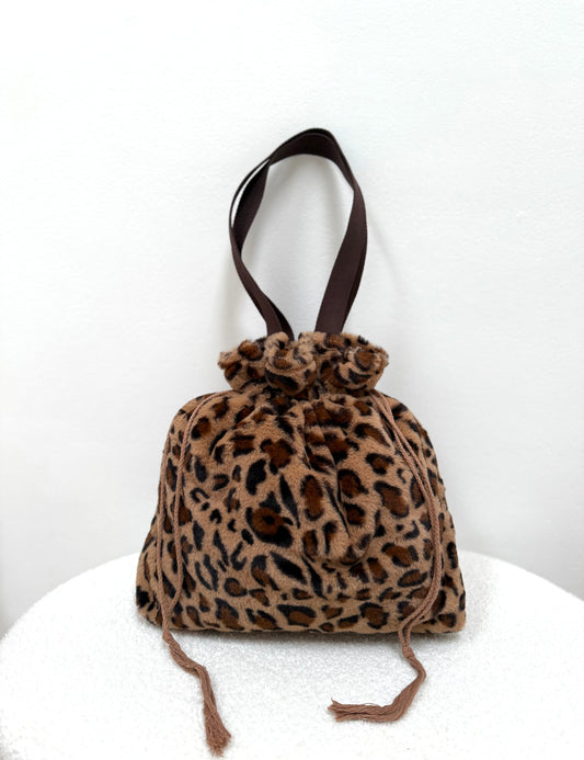Shopper Leo